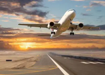 यात्रीगण कृपया ध्यान दें, मुंबई और दिल्ली में हो रही भारी बारिश की वजह से IndiGo, Air India, SpiceJet और Akasa Air ने जारी किए ट्रैवल एडवाइजरी