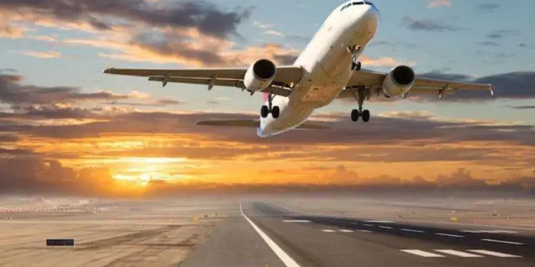 यात्रीगण कृपया ध्यान दें, मुंबई और दिल्ली में हो रही भारी बारिश की वजह से IndiGo, Air India, SpiceJet और Akasa Air ने जारी किए ट्रैवल एडवाइजरी