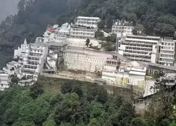 वैष्णो देवी में लैंडस्लाइड होने से 31 लोगों की मौत, एक बड़ी संख्या में लोग लापता, ट्रेनें-हाईवे बंद, लाखों लोग संचार से कटे
