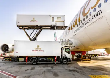 क्या आप भी दुबई में करना चाहते हैं नौकरी ?  Emirates Flight Catering दे रही है बड़ा मौका, 400 पदों पर होगी भर्ती