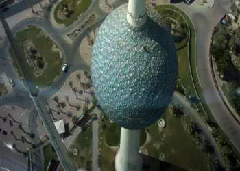 कुवैत में प्रवासियों को नौकरी पर रखने वाली कंपनियों पर लगेगा ज्यादा शुल्क, कुवैताइजेशन को तेज करने के लिए सरकार ने लिया फैसला