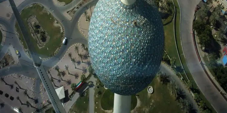 कुवैत में प्रवासियों को नौकरी पर रखने वाली कंपनियों पर लगेगा ज्यादा शुल्क, कुवैताइजेशन को तेज करने के लिए सरकार ने लिया फैसला