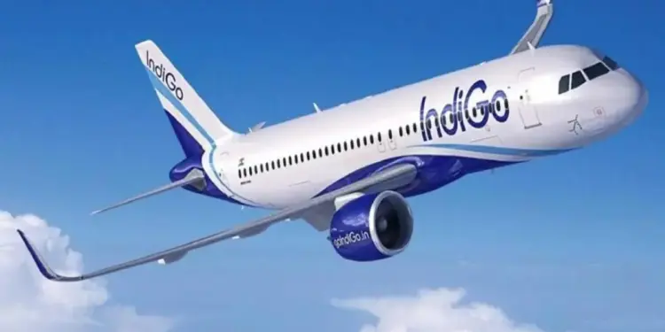 सूरत से दुबई के लिए उड़ान भरने वाली इंडिगो फ्लाइट में आयी तकनीकी समस्या, अहमदाबाद हवाई अड्डे पर फ्लाइट को उतारना पड़ा