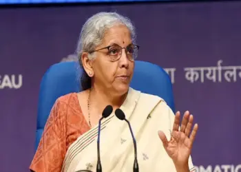 वित्त मंत्री निर्मला सीतारमण ने दिया आश्वासन अमेरिका के टैरिफ बढ़ने के बावजूद सरकार निर्यातकों के हितों की सुरक्षा और रोजगार की निरंतरता सुनिश्चित करेगी