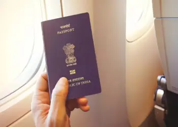 UAE में रहने वाले भारतीय प्रवासी कृपया ध्यान दें! 1 सितंबर से भारतीय पासपोर्ट के नियमों में होने जा रहा है बड़ा बदलाव