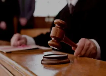 अबू धाबी कोर्ट ने कर्मचारी के पक्ष में सुनाया बड़ा फैसला, 6 साल की पूरी छुट्टियों का मिलेगा वेतन