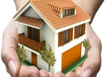 NRI को प्रॉपर्टी कहां खरीदनी चाहिए UAE या फिर भारत में