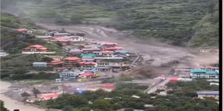 उत्तराखंड में फटा बादल, मचा तबाही का मंजर, बह गया पूरा गांव, 4 लोगों की मौत जबकि 60 से अधिक लोग लापता