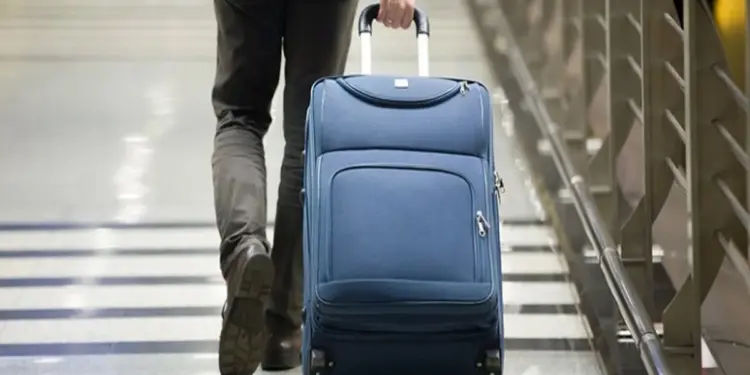 यूएई की फ्लाइट में अगर आपका बैग छूट जाए या टूट जाए तो क्या करें, जानिए अपने अधिकार
