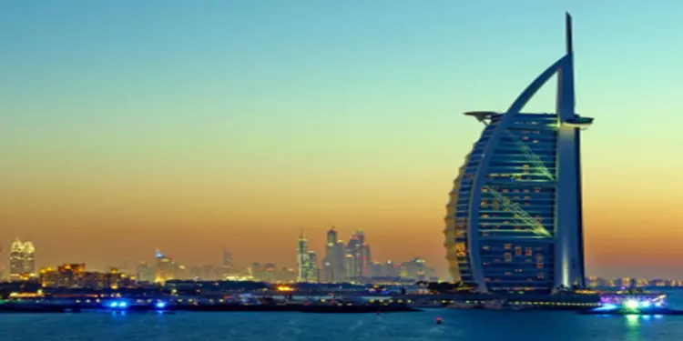 अगर आप भी जा रहे हैं UAE तो पहले जान लें, यात्रियों के लिए लागू हुई नई सीमा, अब देना होगा कस्टम डिक्लरेशन