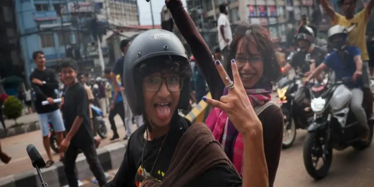 सुप्रीम कोर्ट और संसद में आगजनी के बाद आज नेपाल की मॉल में लूटपाट जारी, पीएम मोदी ने की शांति की अपील