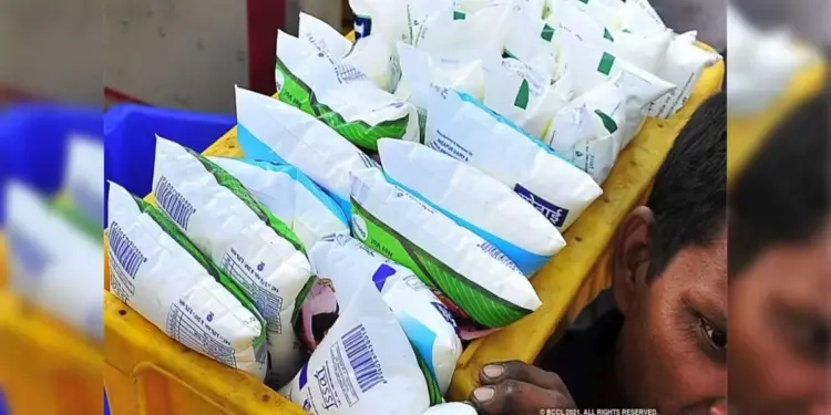 अब सस्ती कीमत पर मिलेंगे पैक्ड दूध, यहां जानिए नई कीमत की लिस्ट