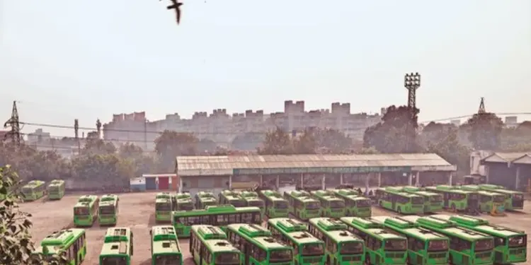 Nepal Protest: नेपाल में फंसी दिल्ली-काठमांडू बस, यात्रियों की सुरक्षा सुनिश्चित कराने में लगे अधिकारी