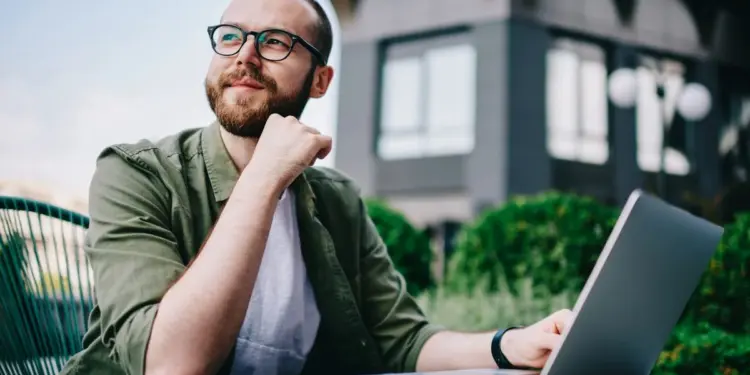 कुवैत में 120 फ्रीलांस गतिविधियां अब केवल कुवैती नागरिकों के लिए, विदेशी नागरिकों पर प्रतिबंध जारी