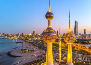 2025 के नए आंकड़े : कुवैत में घटे विदेशी नागरिक, कुवैती नागरिकों की संख्या में हुआ इजाफा