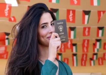 कुवैत की नागरिकता खो चुके बहरीनी नागरिकों को दिए गए नवीनीकृत पासपोर्ट