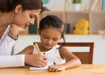 अगर आप भी यूएई में रहकर पढ़ाना चाहते हैं ट्यूशन तो पहले जान लें ये नियम, ये दस्तावेज और नियम है बहुत जरूरी