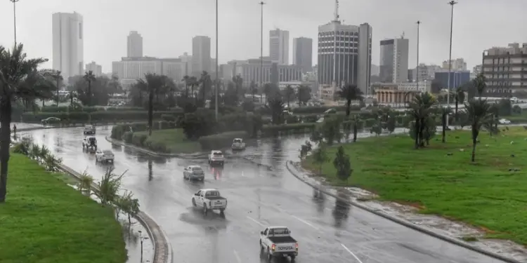 सऊदी अरब में तूफानी बारिश को लेकर जारी किया अलर्ट, बाढ़ का बढ़ सकता है खतरा