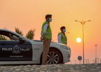 ओमान पुलिस ने छह अरब नागरिकों को रोमांस स्कैम और ब्लैकमेल करने के आरोप में किया गिरफ्तार