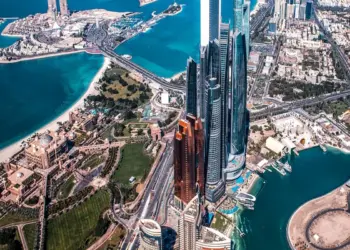 UAE ने फिर बनाया नया रिकॉर्ड बना दुनिया का सबसे कम श्रम विवाद वाला देश