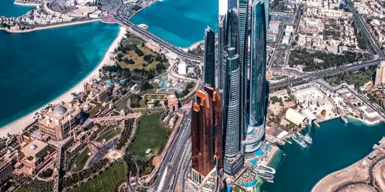 UAE ने फिर बनाया नया रिकॉर्ड बना दुनिया का सबसे कम श्रम विवाद वाला देश