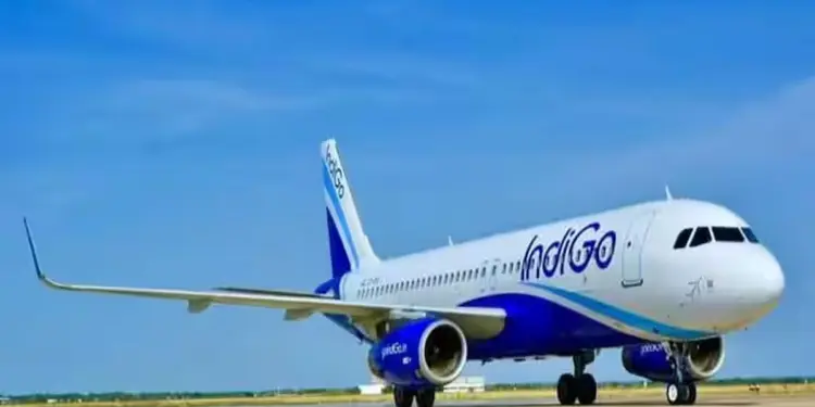 मुंबई से दिल्ली जा रही इंडिगो फ्लाइट में बम की धमकी