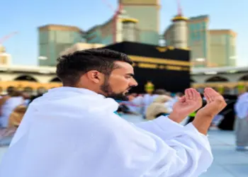 उमराह 2025: यूएई तीर्थयात्रियों के लिए वीजा से पहले ट्रांसपोर्ट और होटल की बुकिंग जरूरी