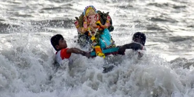 गणपति विसर्जन में मुंबई में जा सकती है 1 करोड़ से ज्यादा लोग की जान, 26/11 से भी बड़े हमले की धमकी, 14 पाकिस्तान आतंकवादी शहर में दाखिल