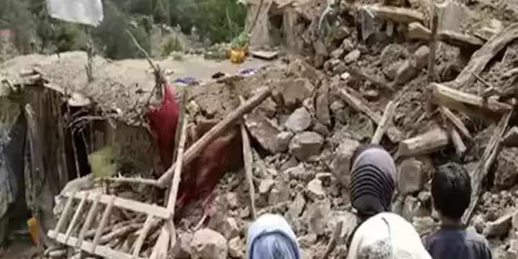 अफगानिस्तान में भूकंप ने मचायी भंयकर तबाही, सैंकड़ों लोगों की मौत