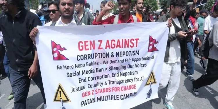 नेपाल में मचा हंगामा, संसद में घुसे प्रदर्शनकारी, सोशल मीडिया प्रतिबंध को लेकर युवाओं में फूटा गुस्सा