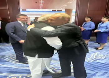 SCO शिखर सम्मेलन में एक दूसरे के गले मिलते दिखे मोदी और पुतिन, यूक्रेन संघर्ष पर भी हुई चर्चा