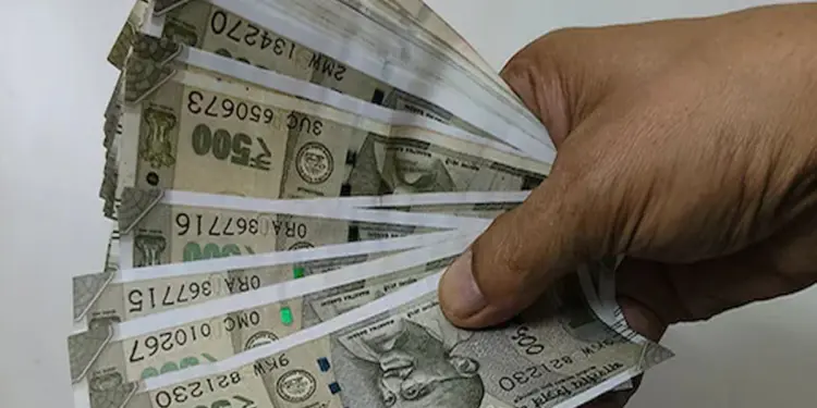 दुबई नौकरी का वादा कर सवा 6 लाख रुपए की ठगी: दहशत में युवाओं का परिवार, पुलिस जांच जारी