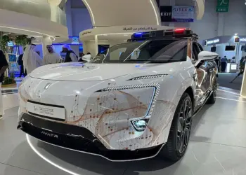 दुबई में वीजा और रेजिडेंसी नियमों का उल्लंघन करने वालों की खैर नहीं, अवैध प्रवासियों की पहचान करेगी स्मार्ट कार, बचना हुआ मुश्किल