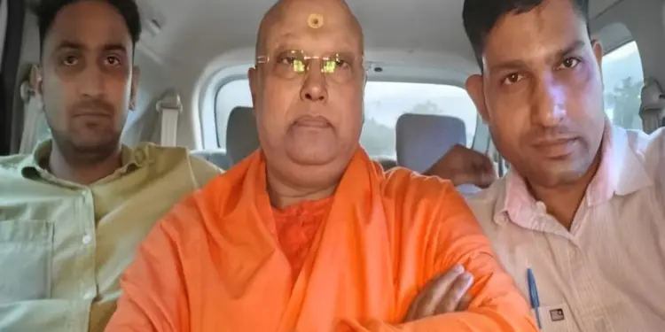 दुबई के शेख को लड़कियां भेजने की तैयारी में था दिल्ली का गॉडमैन चैतन्यनंद सरस्वती, व्हाट्सऐप चैट में खुलासा