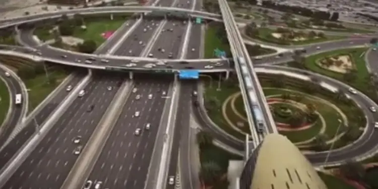 दुबई में बना ये मैजिक पुल मात्र 60 सैकेंड पूरा हो जाएगा आपका सफर, ट्रैफिक झंझटों से मिला छुटकारा