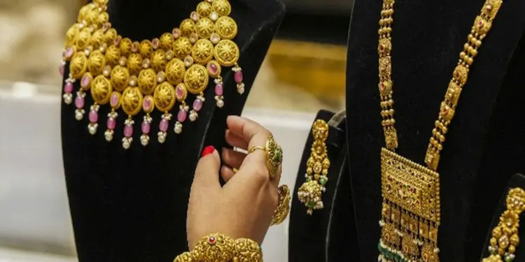 त्योहारों से पहले सोने-चांदी की कीमत में आया भारी उछाल, नयी कीमत ने बना डाला रिकॉर्ड
