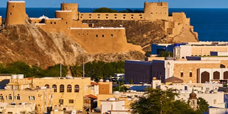 ओमान में विदेशी कंपनियों के लिए नए रोजगार नियम हुए लागू, ओमानी नागरिकों को नौकरी पर रखना हुआ अनिवार्य