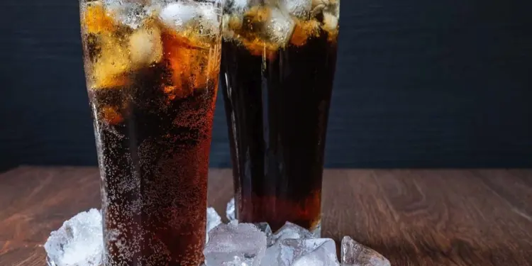 यूएई में 1 जनवरी 2026 से मीठे पेय पदार्थों पर जारी होगा नया टैक्स सिस्टम, लोगों के स्वास्थ्य को मद्देनजर रखते हुए उठाया गया कदम