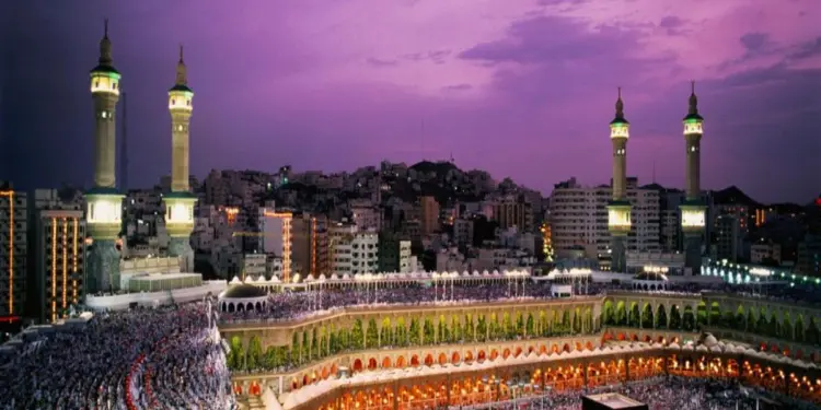 उमरा की यात्रा को और भी अधिक आसान बनाने के लिए हुए कई अहम बदलाव, यात्रा करने से पहले मेनिनजाइटिस का टीका लगवाना हुआ अनिवार्य