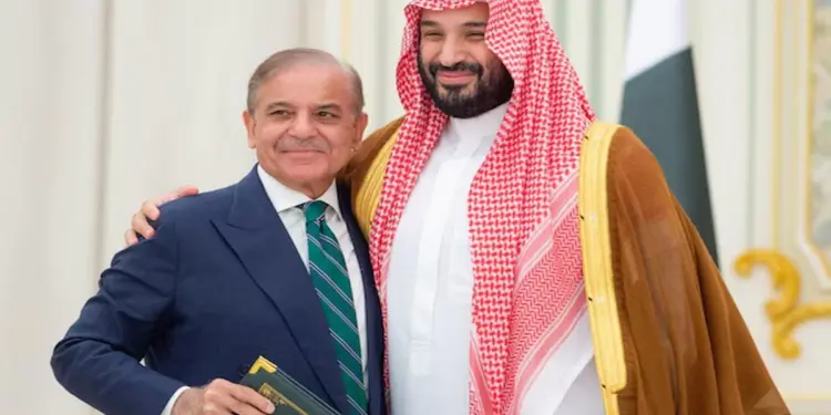 रक्षा समझौते के बाद  सऊदी अरब को बड़ी संख्या में श्रमिक भेजेगा पाकिस्तान