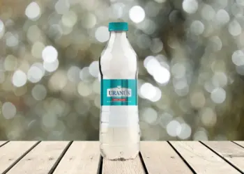 UAE में 'Uranus Star’ बोतलबंद पानी पर लगी रोक, मंत्रालय ने जारी की चेतावनी